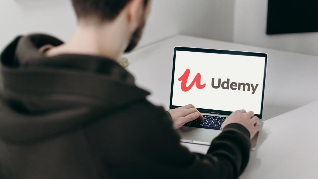 How Can I Use United Arab Emirates AI Udemy To Improve My Business's Efficiency?